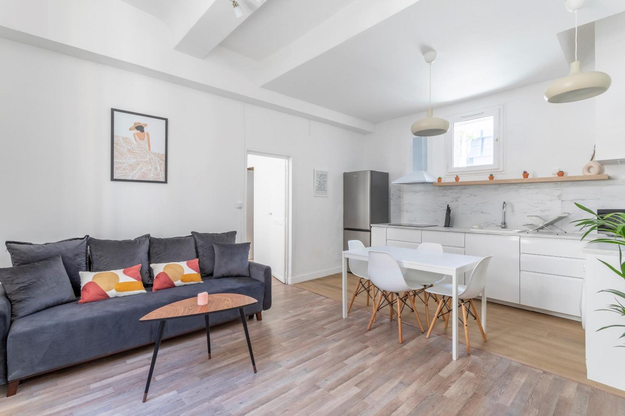 Apartment T2, Centre Ville, Lumineux *